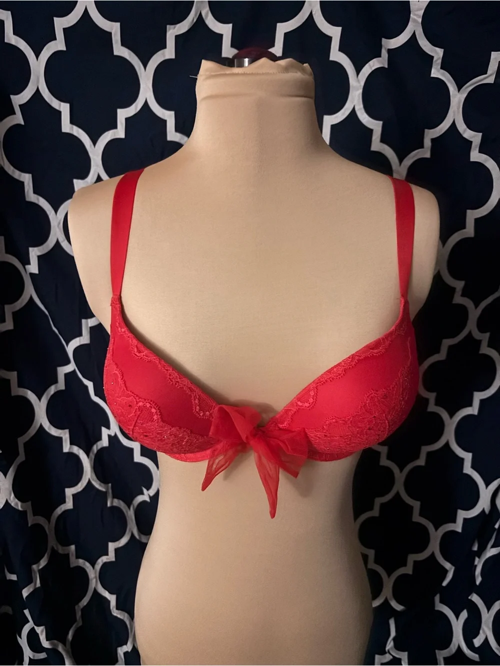 Victoria's Secret Plunge Red Lace Push-Up Bra with Front Tie